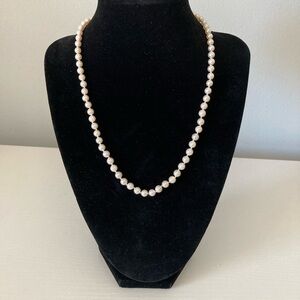 Cultured pearl necklace